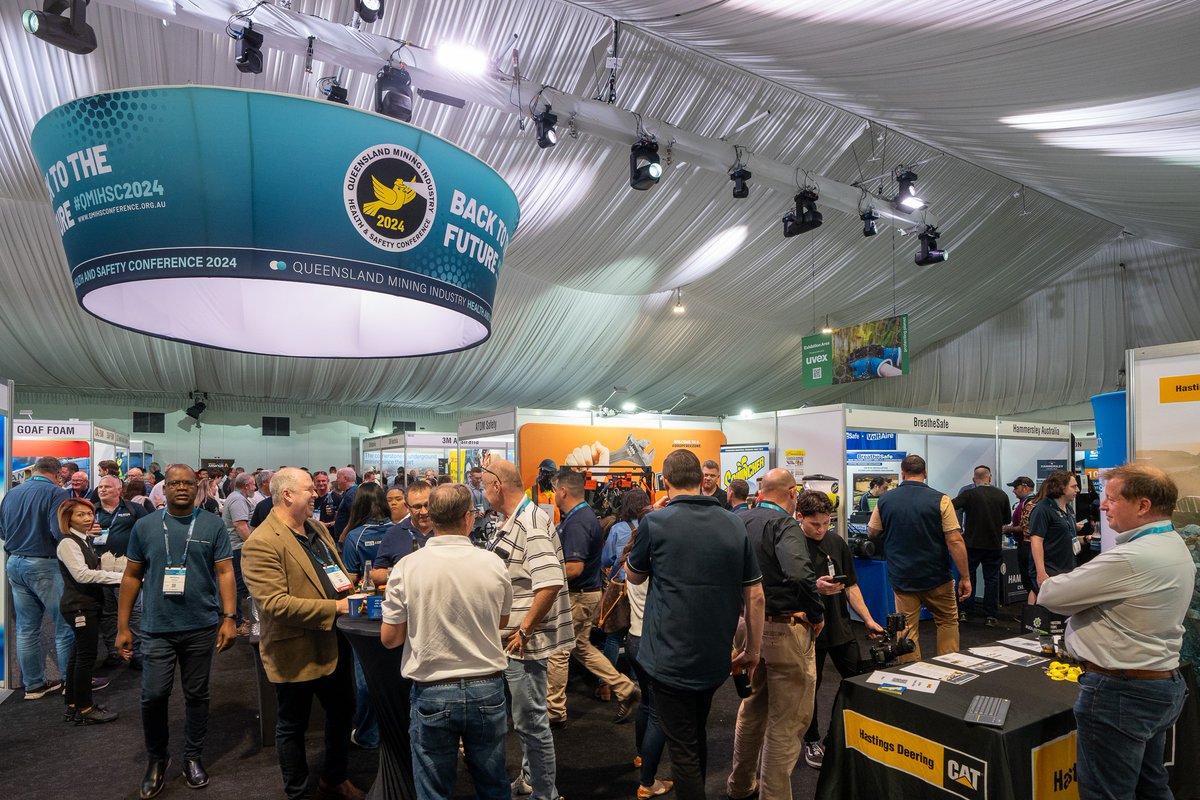 ExpertEventsAus's tweet image. #QMIHSC2024 Day 1: A resounding success! 1,200 delegates inspired by extraordinary speakers, including Red Bull Air Race champ Matt Hall & tunnel rescue expert Arnold Dix. Capped off with a lively 80s-themed networking dinner. More excitement to come!