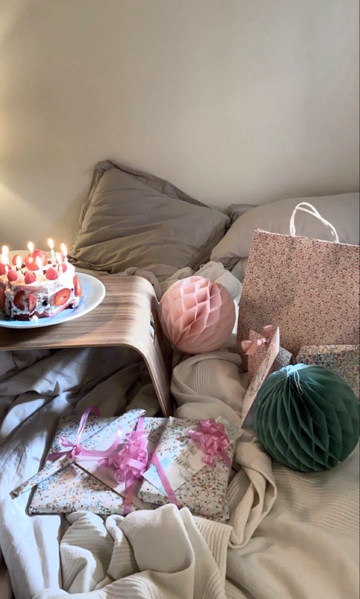 Сегодня самый лучший день, а все потому, что сегодня родилась самая лучшая девочка, которая покорила моё сердца и сделала из меня человека. А уже через 4 дня станет моей женой.

С днем рождения, моя девочка.
Благодаря тебе я не боюсь говорить о том, что люблю ♥️