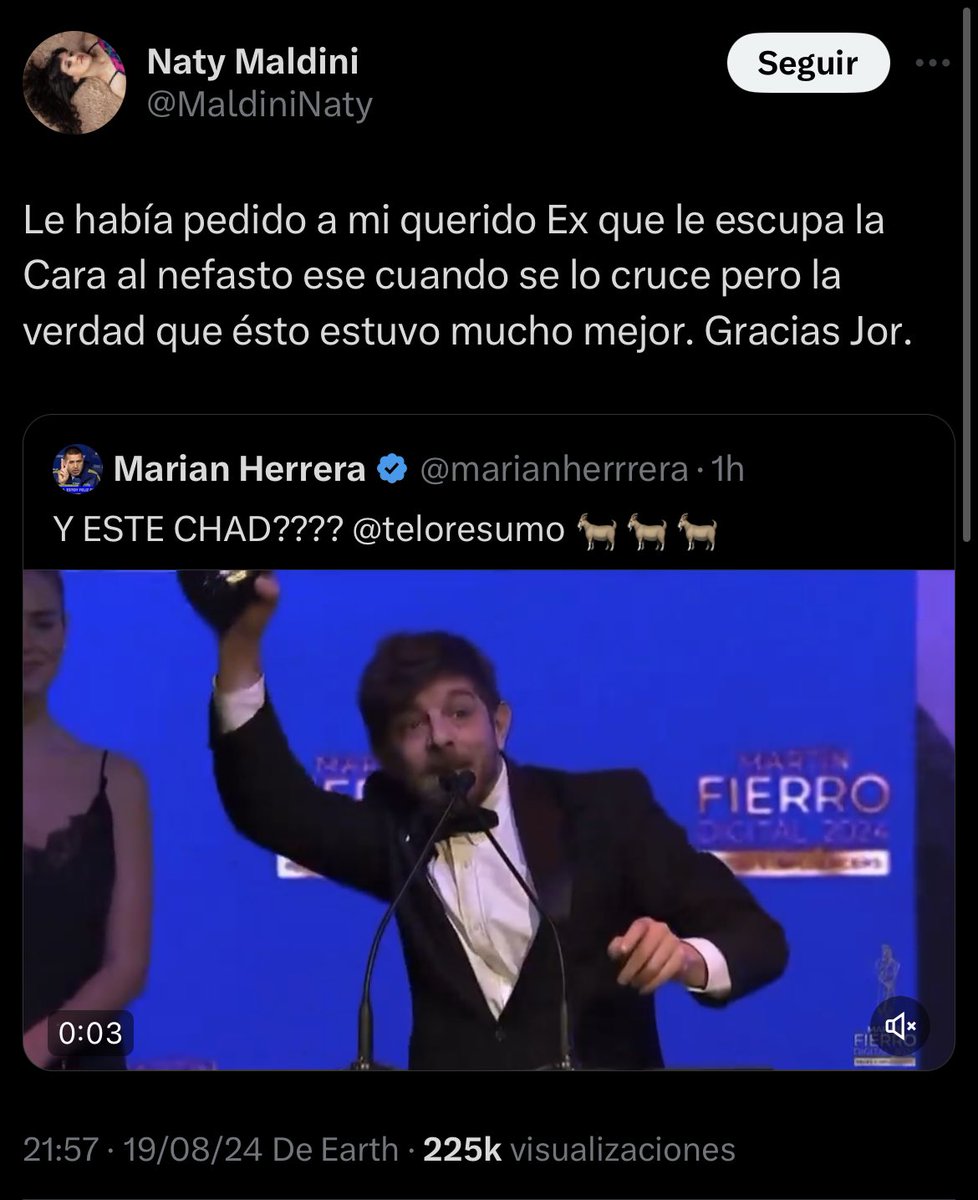 OOCprogresismo2's tweet photo. 🇦🇷 Jorge Pinarello gana el Premio Martín Fierro por su canal de Youtube “Te lo resumo así nomás” y advierte que el kirchnerismo regresará a gobernar para “arreglar el quilombo” de Milei.

En 2022 hizo una película auspiciada por el estado junto a su esposa Natalia Maldini. https://t.co/GQ4jhtLimQ