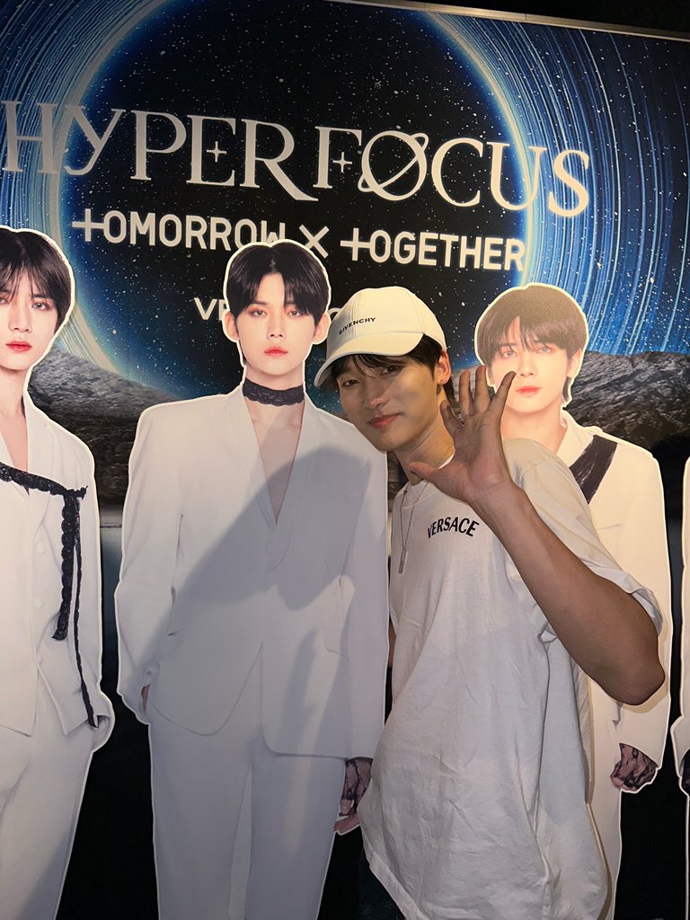 Big_O_cean's tweet photo. TXT's VR concert was incredible! Being able to see great artists' stages vividly and up close was a new experience like never before. Highly recommend it to everyone! 

연준선배님.. VR콘서트에서 이렇게 먼저 찾아뵙습니다
다음엔 꼭 실제 콘서트에 가고 싶습니다🥹
투바투 선배님들이 코앞에 있는 소듕한 경험🤩
모아분들 뭐해요 2차 3차 달리지 않고..?

#HYPERFOCUS:TOMORROWXTOGETHERVRCONCERT #모아현진 #MOAHYUNJIN
