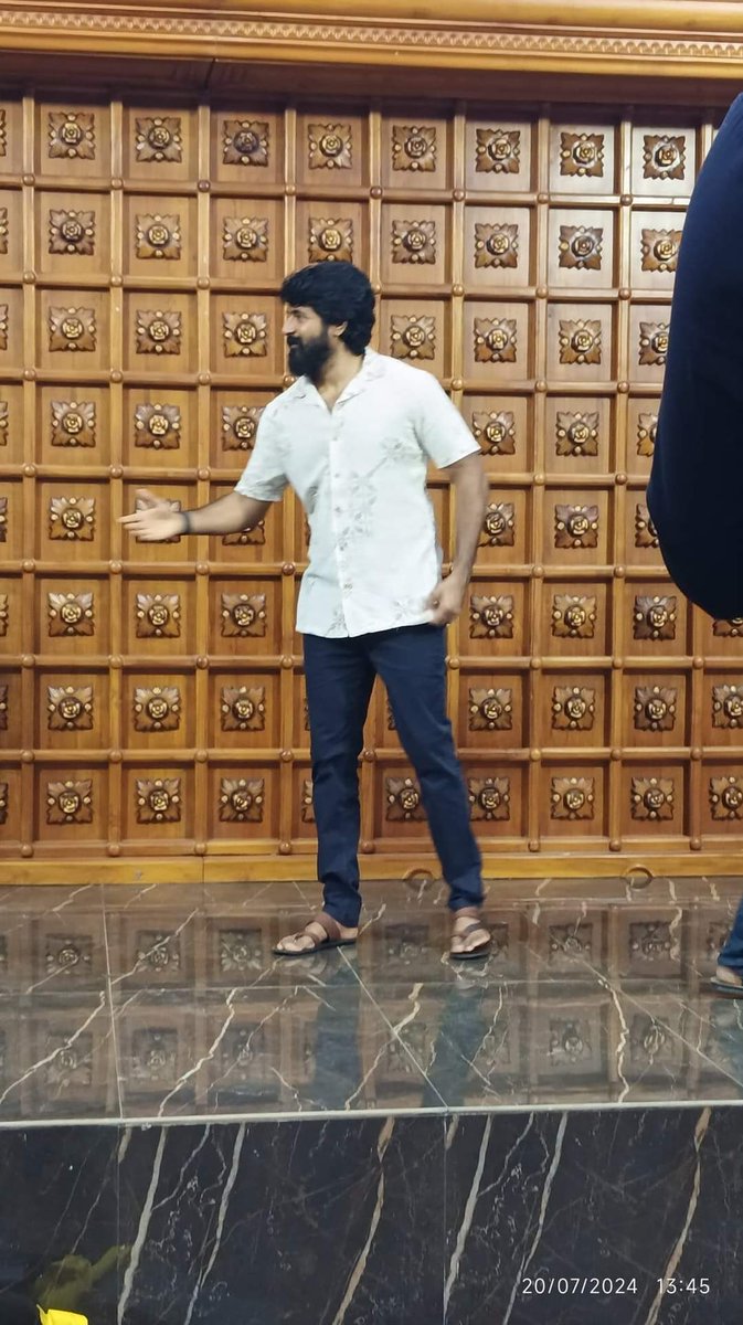 lovely_akilan's tweet image. தூத்துக்குடியில் ரசிகர்களை சந்தித்த நடிகர் சிவகார்த்திகேயன்

#Minnambalam #Sivakarthikeyan #Amaran #FansMeet