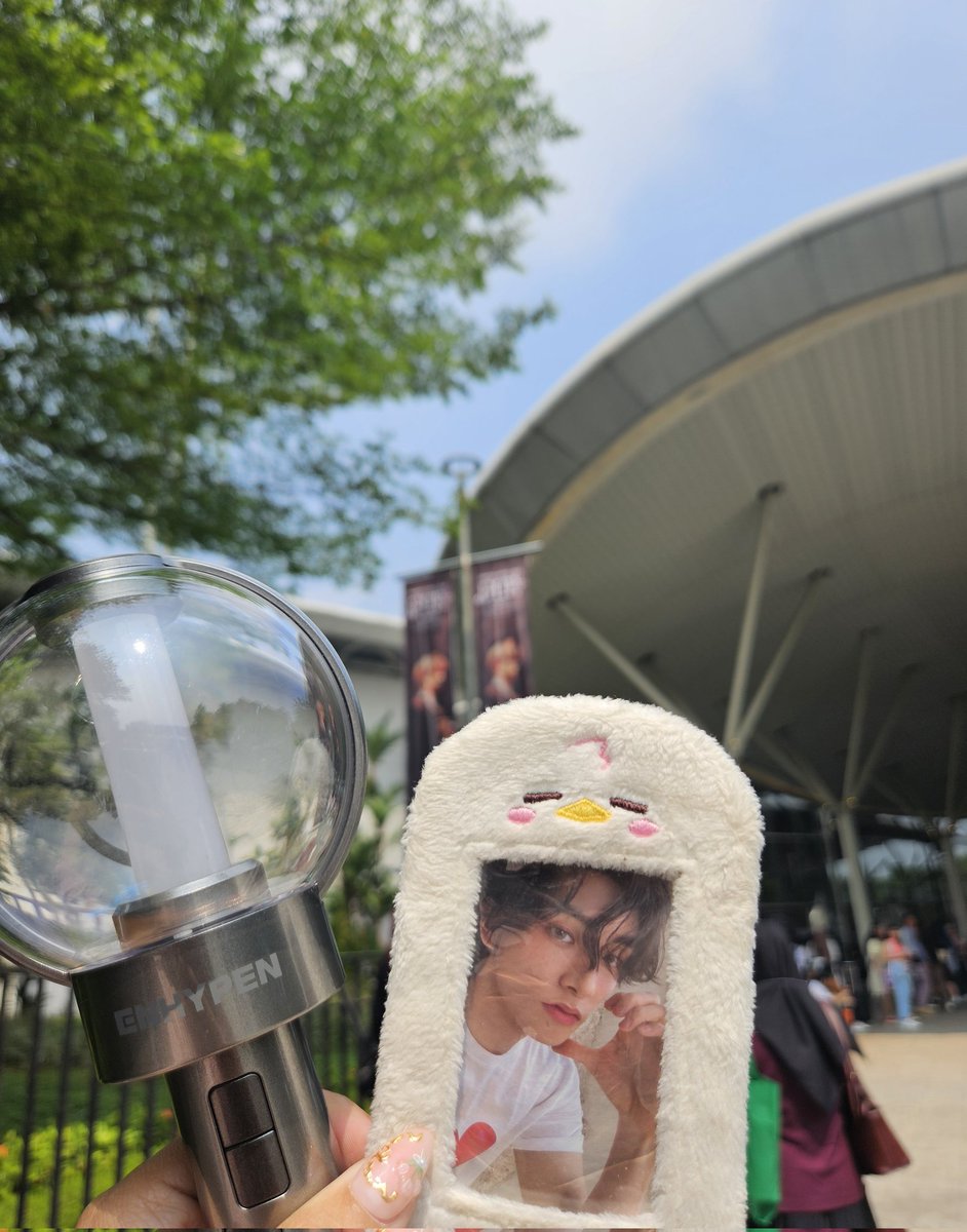 dalpaengiy's tweet photo. My first Enhypen concert its a wrap🌸🤍 https://t.co/j0Wbabwdum