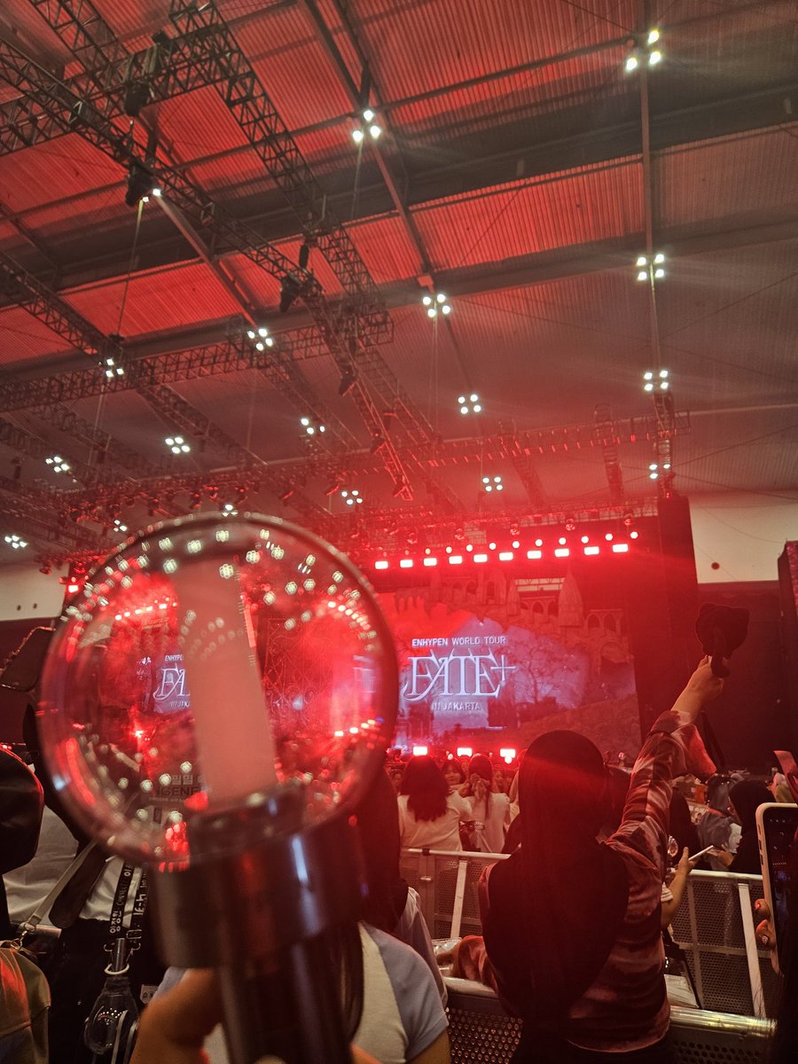 dalpaengiy's tweet photo. My first Enhypen concert its a wrap🌸🤍 https://t.co/j0Wbabwdum