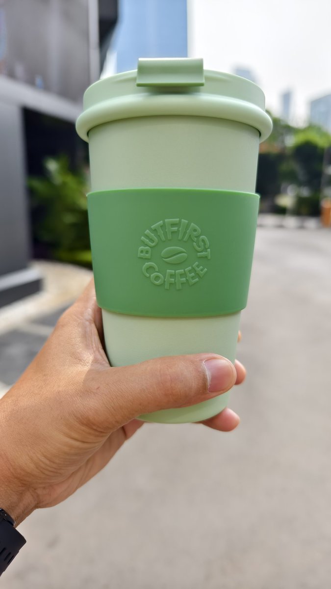 harrynv_'s tweet photo. Siap-siap rapat pagi. Tapi ngopi dulu https://t.co/ChPgIQ1iRm