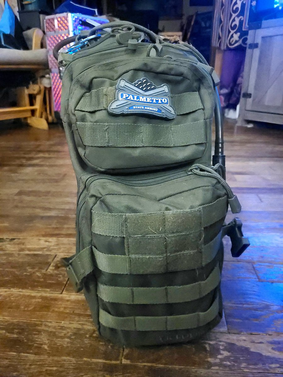 edc76239's tweet image. FieldLine tactical #bugoutbag #microdraco #edc76239 #survivalgear #edc stay ready stay prepped stay dangerous and always stay frosty 🥶