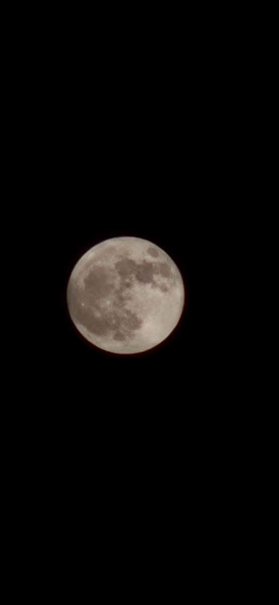 AlignMediaME's tweet photo. Yesterday’s Supermoon
The beauty of this moon can’t be captured by cameras, but through your eyes. The moon looked bigger and closer, seeming surreal.
Check it out:

#Supermoon #Onceinabluemoon #Dubai #UAE #AlignMedia #Moon #AlignwithME https://t.co/3DPW3fktqb