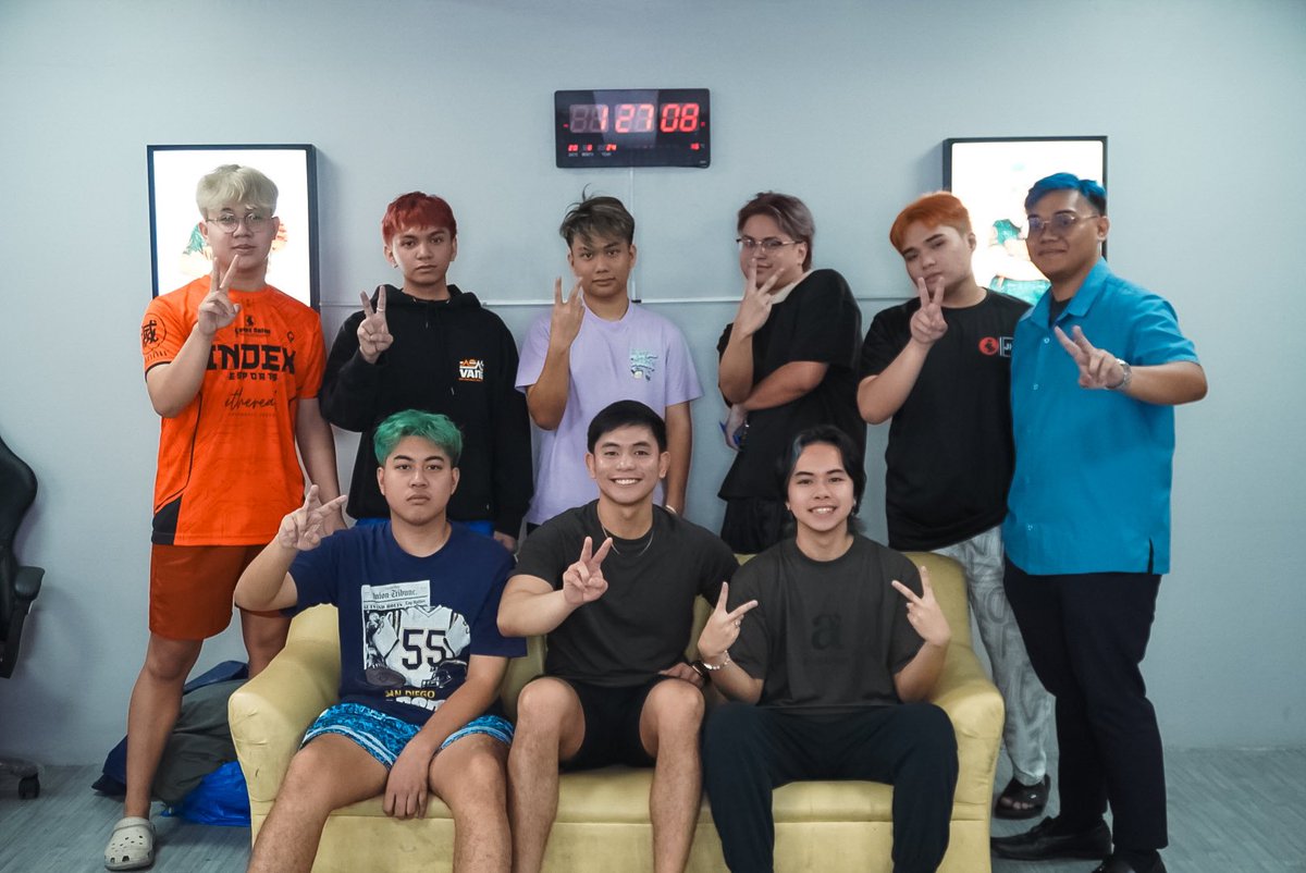 INGANation's tweet photo. Pinag pose ko ng 1st - 4th place kasi baka di mag champion 😂
Index Esports AP @BrenEsports for @MdlPhilippines Season 4! 🧡🖤💛
#AngPinalakas #BrenLangMalakas #IndexAllIn #DareToExplore #APDX #RosterReveal #MDLPHS4 #MDLPhilippines #MDL https://t.co/Boylbz28Um