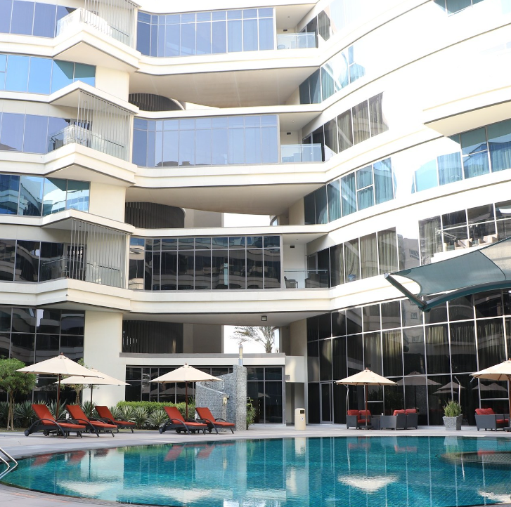 MajesticArjaan's tweet image. Happiness is finding your zen by the pool. 🧘‍♀️☀️

#summer #poolday #poolpass #atreasuredsummer #MajesticArjaan التواصل الاجتماعي