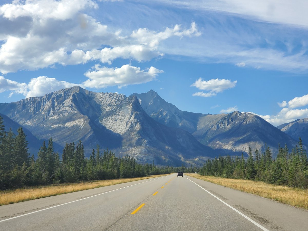 leannastack's tweet photo. Beautiful drive to Hinton, AB today (and way shorter now that Highway 16 is open again). Excited to fly some #lidar and #thermal data in a few new stream systems! https://t.co/d1WBuV8zMv