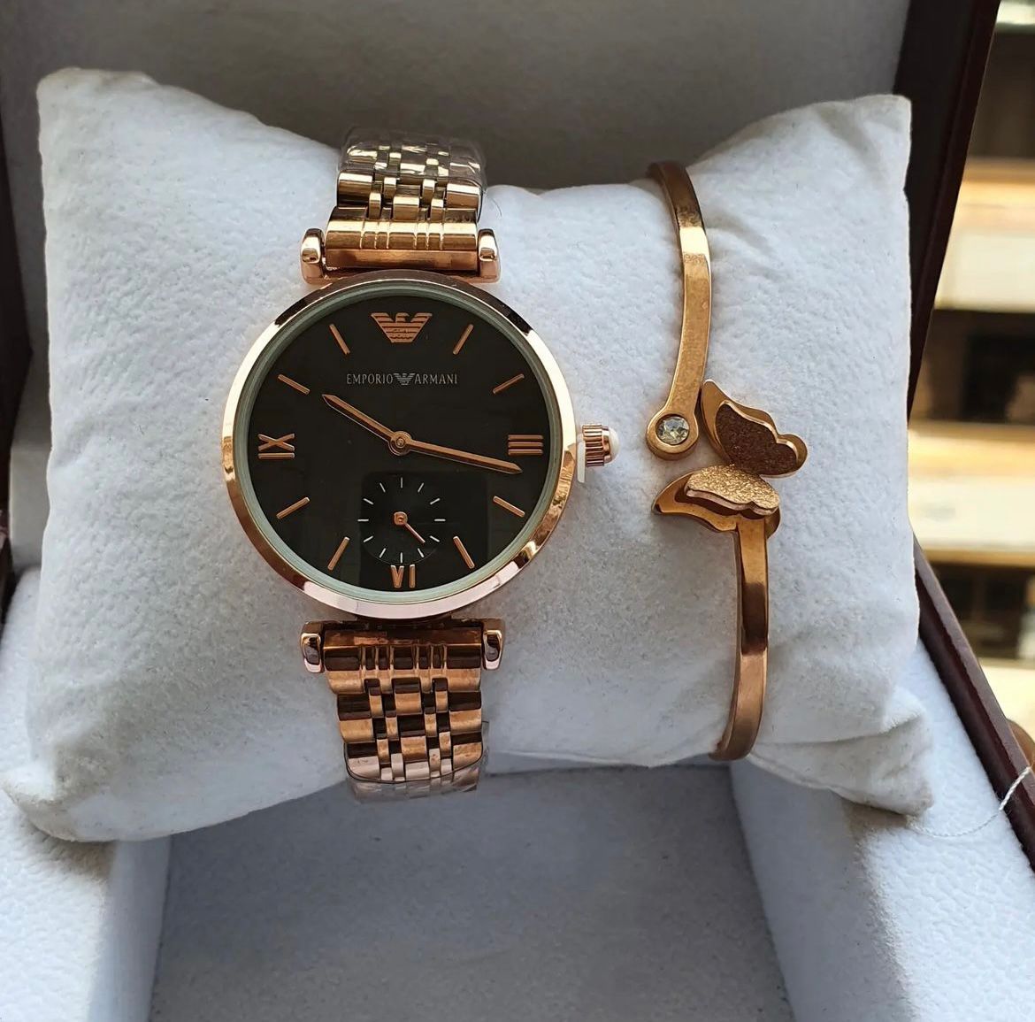 benjiethecleanr's tweet photo. As a man, you're first impression is key. 

Stand out in the crowd with a wow factor of an authentic but classy watch from @TyeBrighton

Dm them/whatsApp/call 0786539762.
They've gat you covered.
#TyeWatches #TimeWithUs https://t.co/2TyjhDCSmL