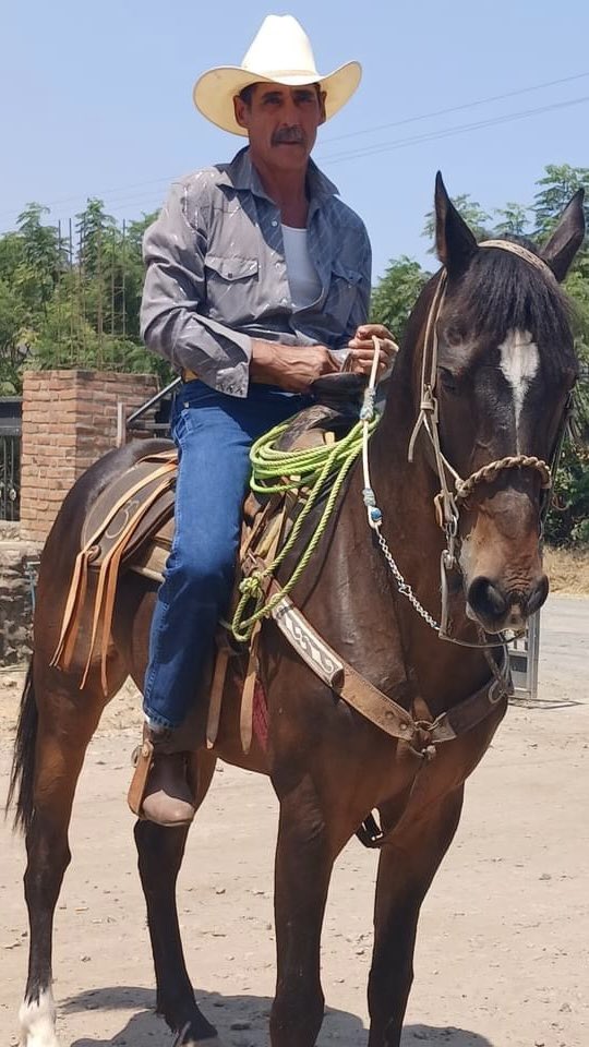 ACOWBOYLOVER's tweet photo. Necesito ir a México por un Daddy así 😜 https://t.co/TlrsRdwofA
