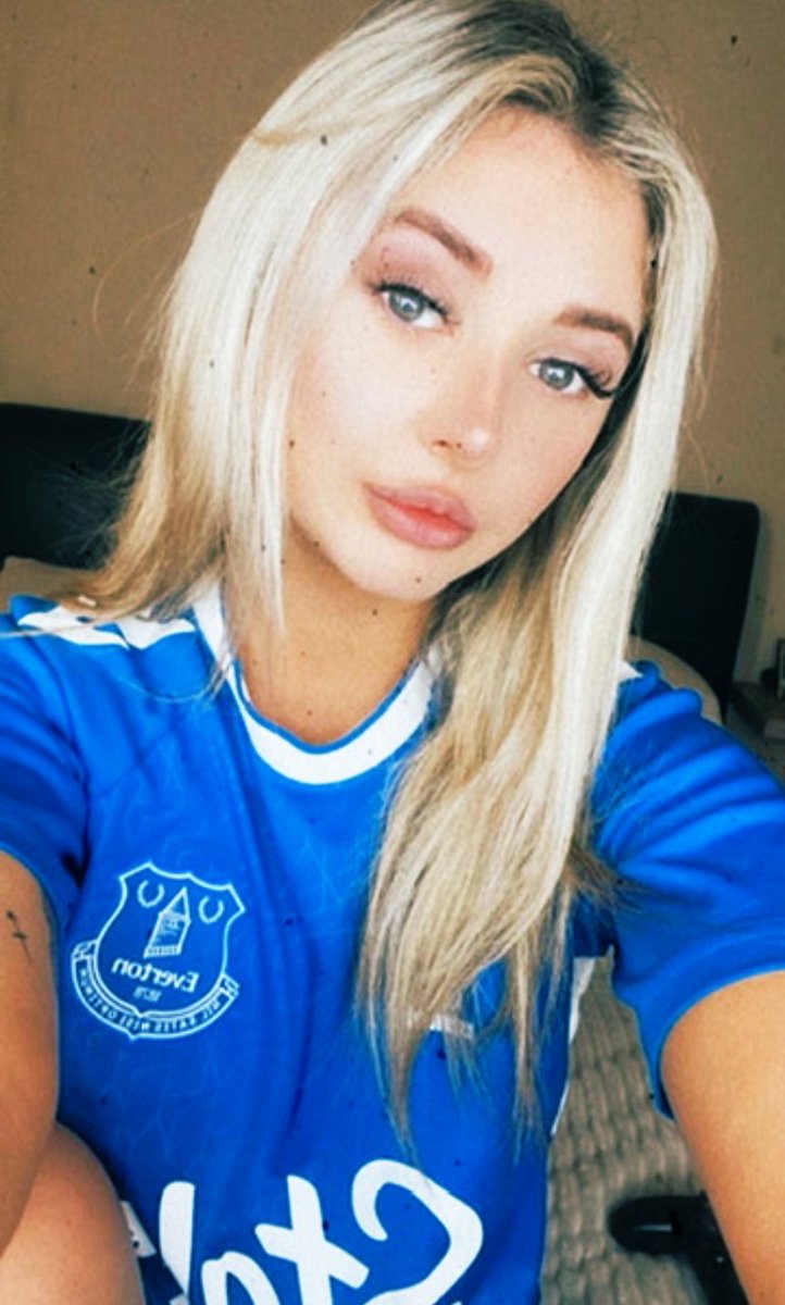 eleanorpeacockx's tweet photo. Come. On. You. Blues. ⚽️ https://t.co/AhjKaHqgQB