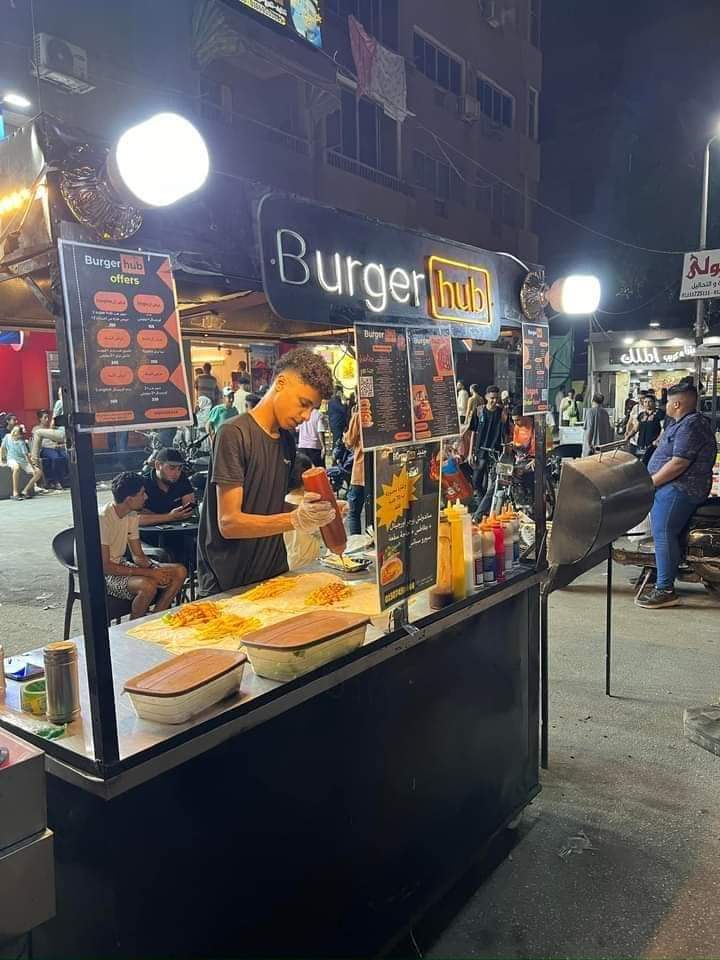 انا فتحت المشروع دا وصرفت كل اللي معايا وخلاص مش معايا فلوس تاني اعمل دعايا
اسمي ادهم لسع بدرس وفتحت المشروع الصغير دا عشان يساعدني علي مصاريف بعت لكذا بلوجر يعملي اعلان كله طالب فلوس كتير جداً ٣ و ٤ الاف اجيب منين 

مكاني شارع مصر والسودان قدام بلبن 

ادعموني لان الحمل بقي تقيل