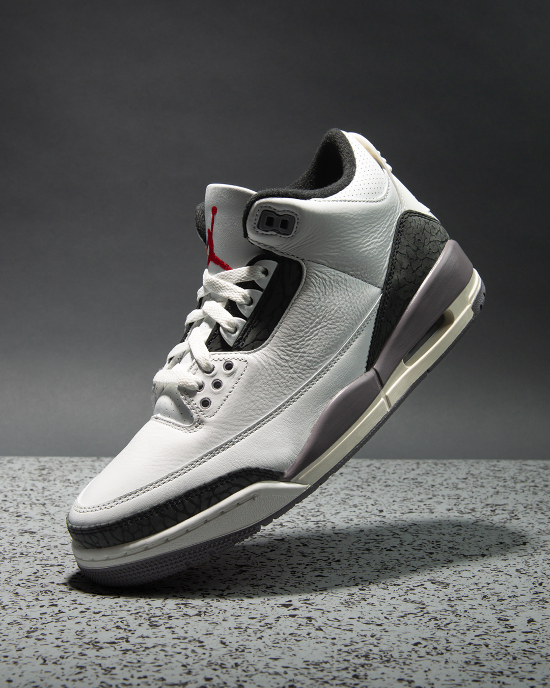 Foot Locker on X Familiar looks with a twist The Jordan Retro 3 Cement Grey launches 8 31 in full family sizing. Reserve your pair now in the Foot Locker app. https t 06sHP3HUZ5