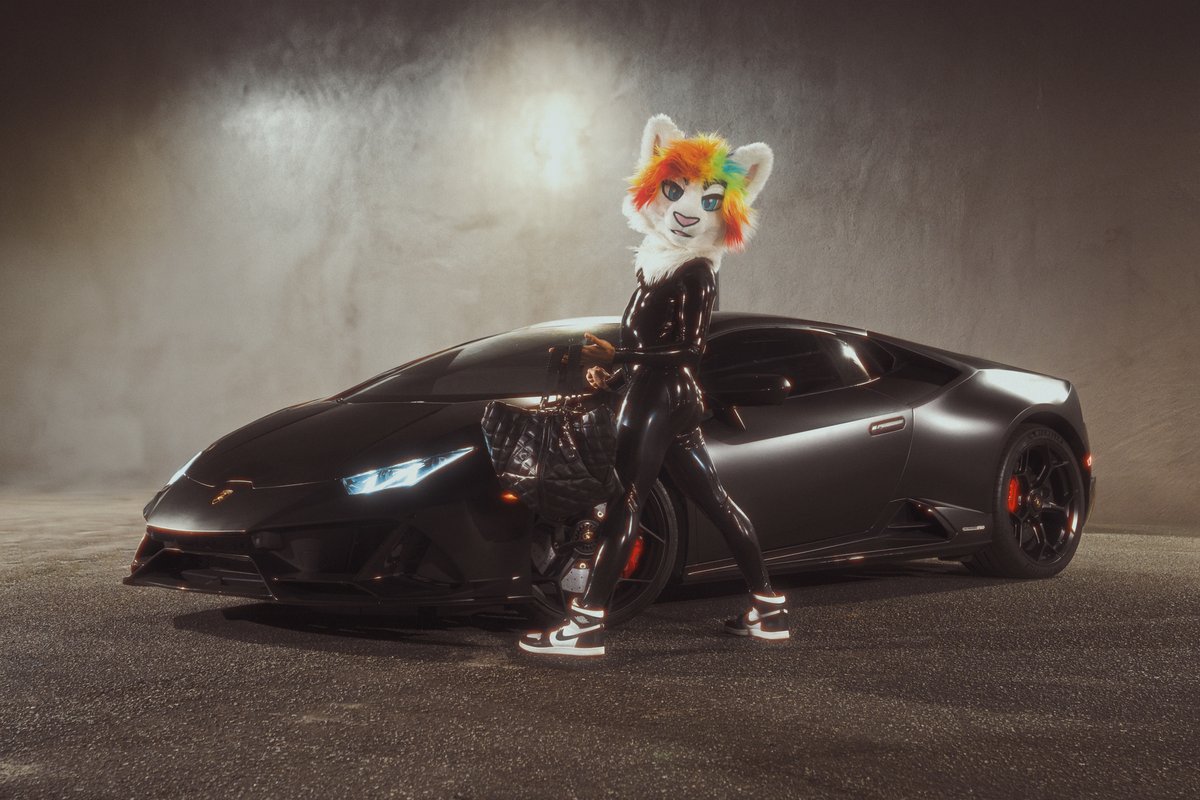 Get in bitch, we goin shoppin~

🐱👜: <a href="/ItsAllBark/">All Bark No Bite!</a> 
📷: <a href="/ChatahSpots/">Ｍｉｇｏ💢ミーゴ•미이고•米糕</a>