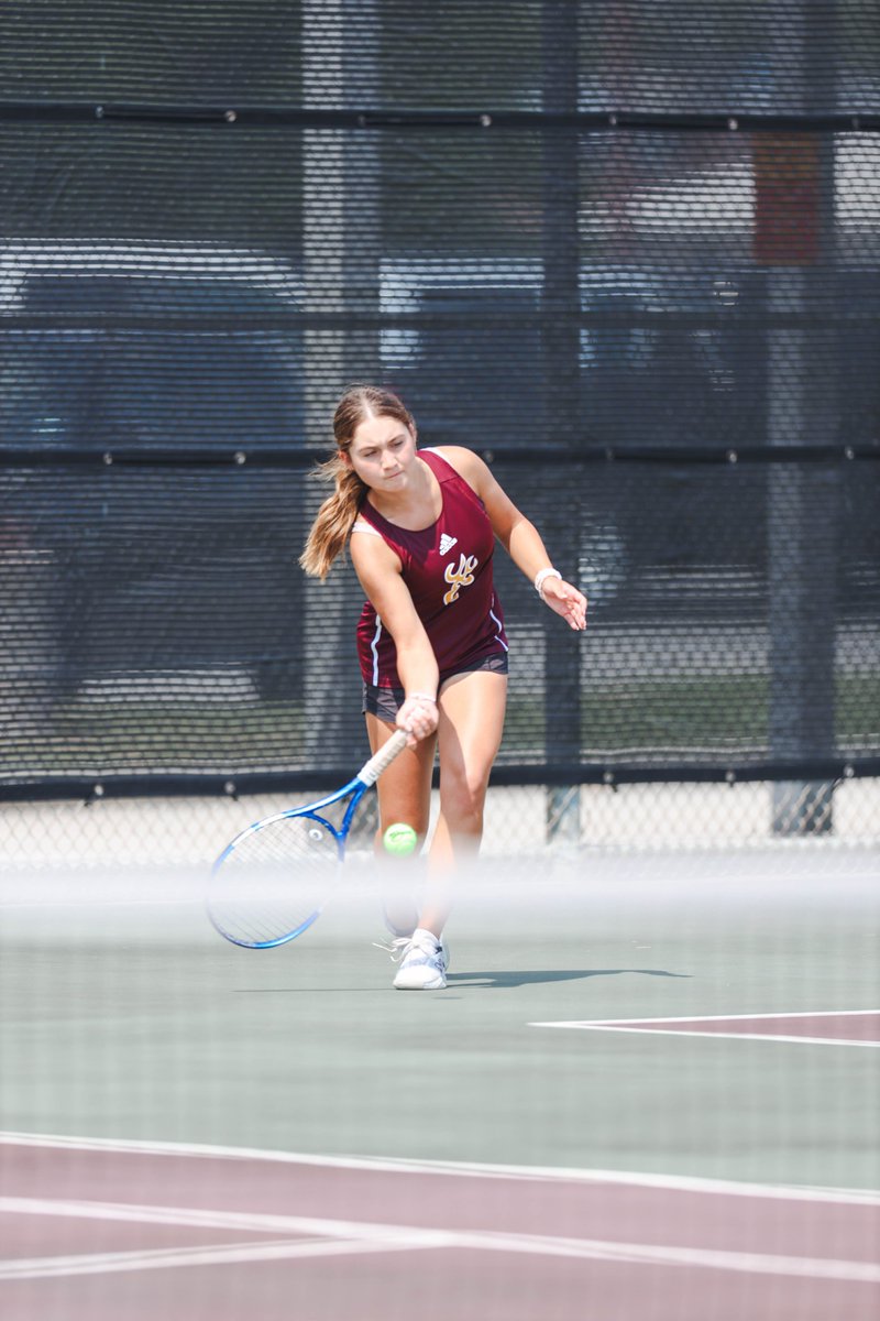 DPISD's tweet image. Congratulations to the Deer Park varsity tennis team for defeating Barbers Hill 14-5.
#dpcommintern22