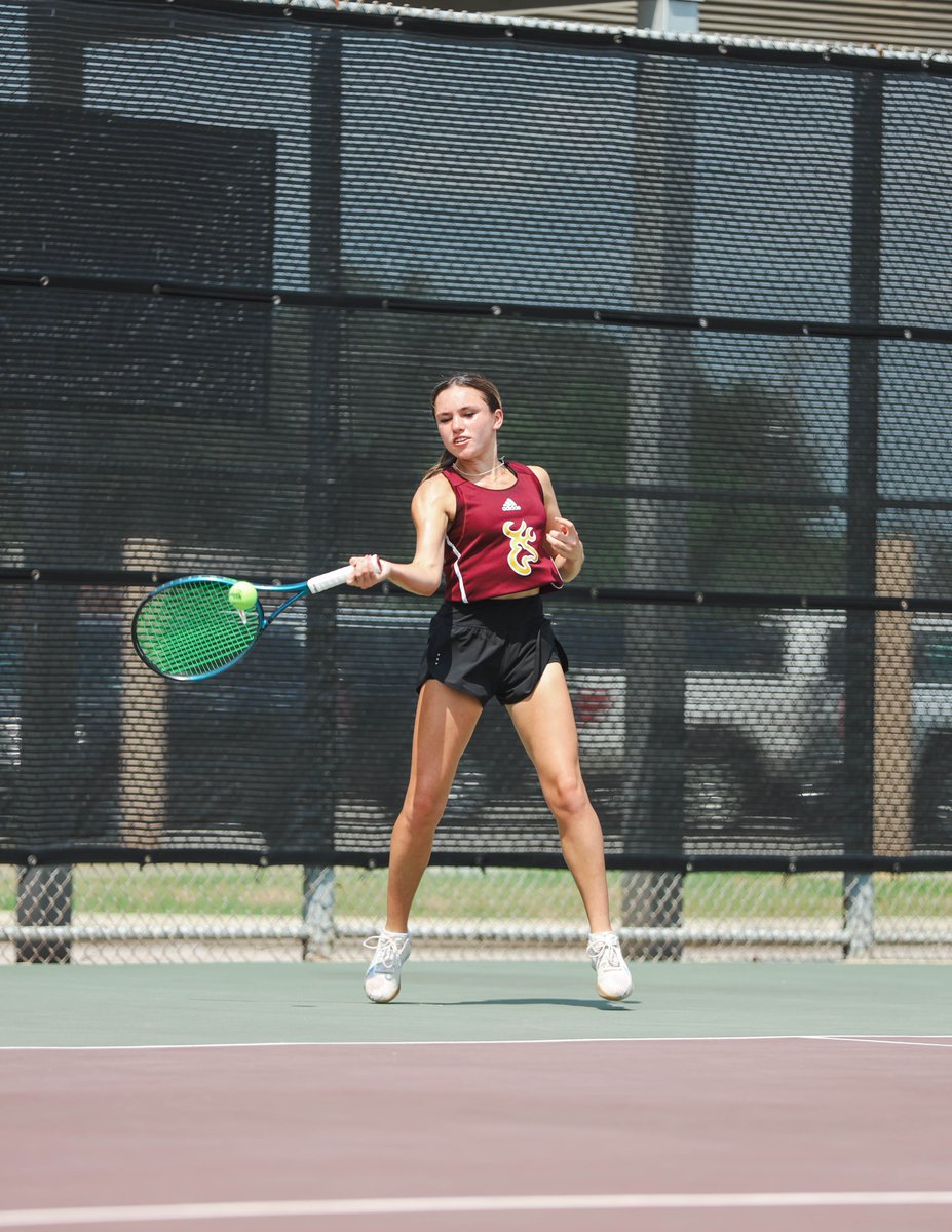 DPISD's tweet image. Congratulations to the Deer Park varsity tennis team for defeating Barbers Hill 14-5.
#dpcommintern22