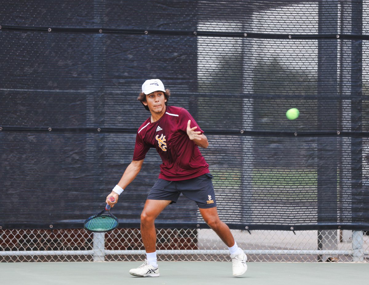 DPISD's tweet image. Congratulations to the Deer Park varsity tennis team for defeating Barbers Hill 14-5.
#dpcommintern22
