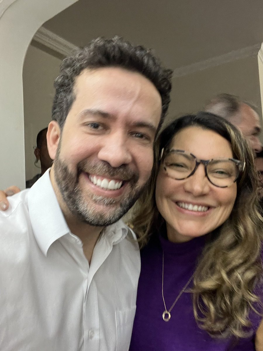 AndreJanonesMG's tweet photo. Hoje é aniversário dessa querida a quem o Brasil e a nossa democracia devem muito mais do que alguns possam imaginar! Parabéns @JanjaLula que Deus te conceda muita saúde pra que você continue lutando e incomodando aqueles que não suportam ver uma mulher brilhando! https://t.co/2Xa59wUquV