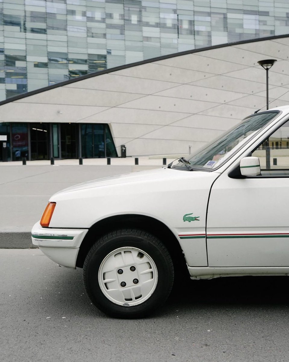 MCG 1/18 プジョー 205 ラコステ 1984 (ホワイト) PEUGEOT 205 LACOSTE 1984 1/18 MCG (WHITE) - Carscaleworld.com