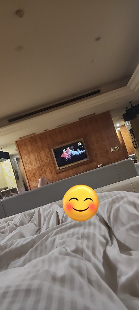 有人無聊想唱歌聊天嗎
新北等你喔😘😘

#夫妻
#清新？不清新？
#酒水自備
#房費均攤