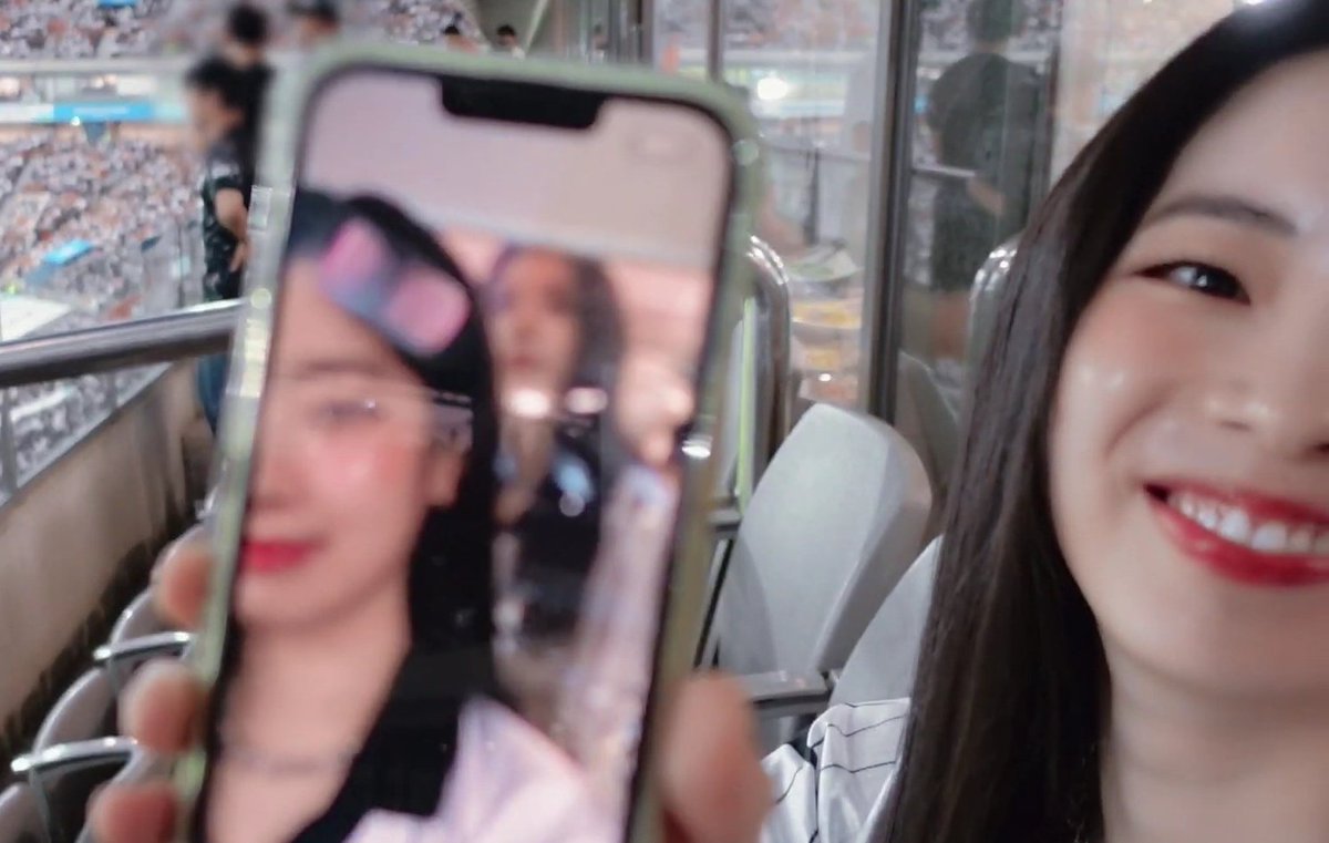 outrodhk's tweet photo. you're so easy to love dahyun https://t.co/O8LdDxZc6s