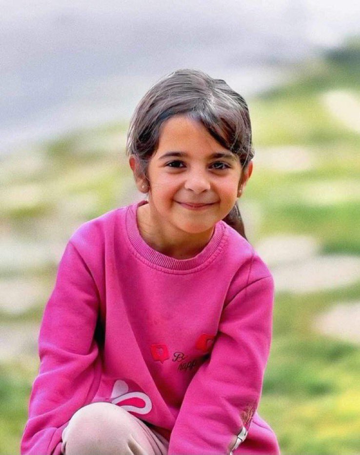 20  haneli küçücük bir köyde 8 yaşında bir çocuk nasıl kaybolur ve nasıl bulunamaz ah be kuzum inşallah sağ salim bulunursun  #Narin