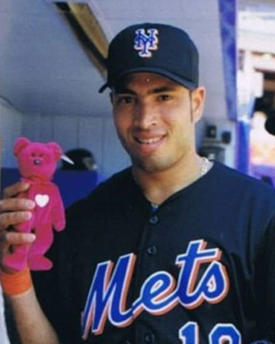 SportyGoodTimes's tweet photo. I’ll take as many pictures of the @Mets holding Beanie Babies in their home-black jerseys as you can give me…

1. Mike Piazza
2. Rey Ordonez
3. Benny Agbayani
4. Edgardo Alfonzo https://t.co/64m3BpmKkz