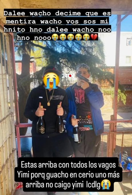 ElTrumpista's tweet photo. ¿Vieron que hoy la Policía abatió a un Chorro de 17 años y su familia y los zurdos de Twitter salieron a decir que era un "angel"?

Acá está el ángel... https://t.co/0Ca0W7u9OF
