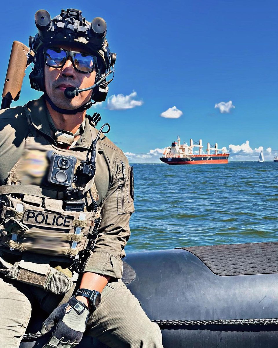 optacticalgear's tweet photo. The Velocity  Systems Scarab is known for its long term comfort, rich feature set, and light weight. The Scarab LT weighs 2 lbs empty including the 3D  spacer mesh padding and can accept most all standard swift-clip  placards. 
https://t.co/xLLk4xdzgi
#optactical #velocitysystems https://t.co/HIMMyK9UGr