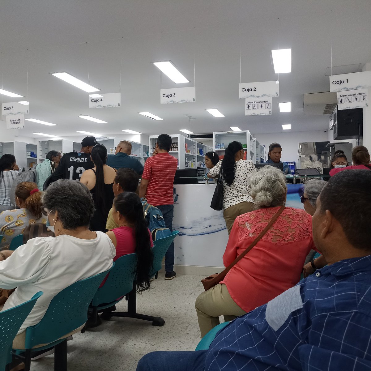 SERGIOMOYAJR's tweet photo. Sres @Supersalud @MinSaludCol @infopresidencia @petrogustavo @EPSSaludTotal @virreysolisips caos total en @Audifarma_SA @Valledupar_Col el mismo cuento que NO hay sistema..NO HAY medicamentos ,turnos no los entregan @DefensoriaCol @PGN_COL @RevistaSemana https://t.co/ZinDHNUX2h