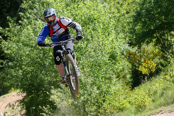 F3Alsace's tweet photo. Ce site de VTT de descente est devenu incontournable en quelques années pour les amateurs de sensations fortes
https://t.co/KyKqMfTbKQ https://t.co/Z6wyTs4MmU