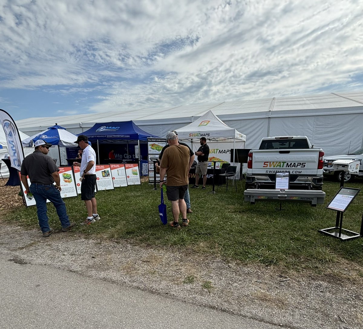 DerekReding's tweet photo. 1st day here at #FPS24! Stop by and see how @SWATMAPS can take your farm or business to a new level!! 🇺🇸🌽🌾 https://t.co/2JzFMWqGX5
