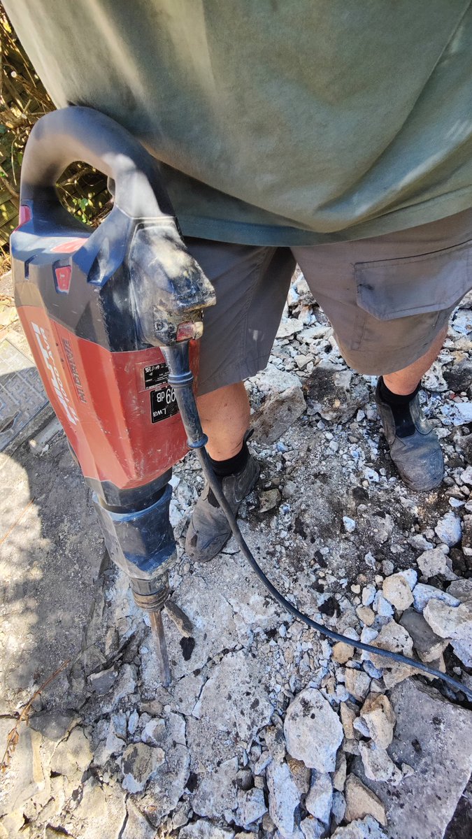 Any archaeological excavations need a hand? I can hire suitable equipment 😇😂 @ckolonko <a href="/UnseenSussex/">Stewart Angell</a>