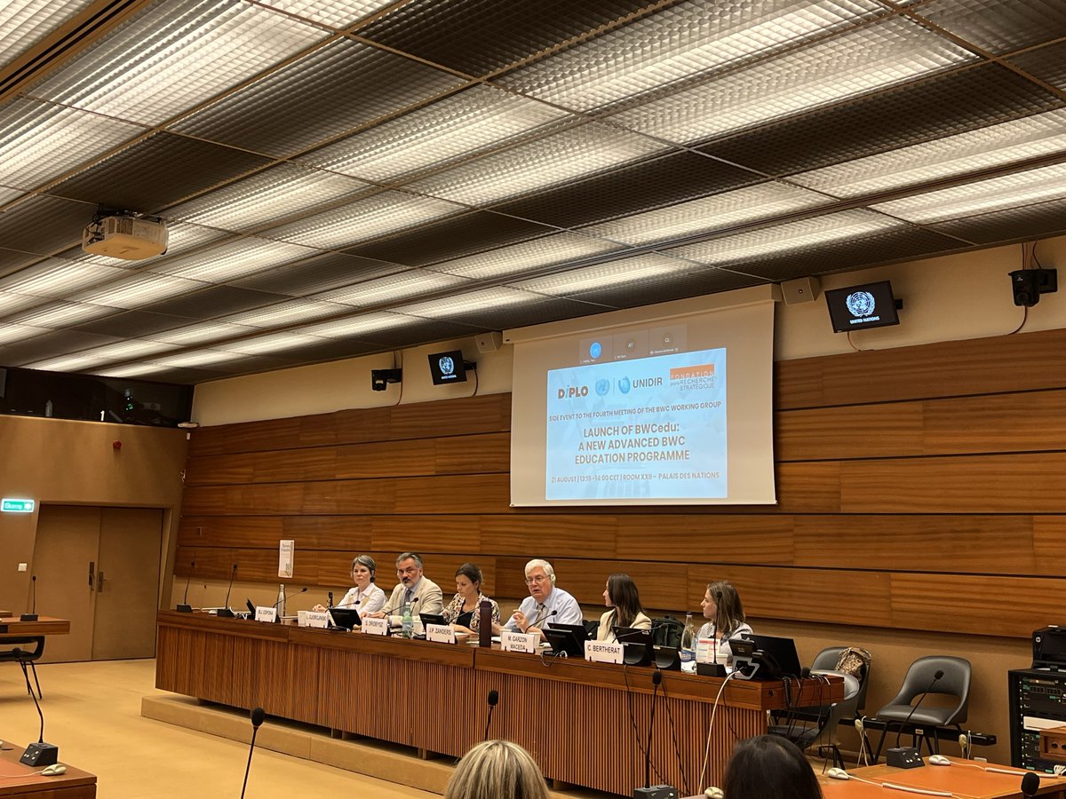 🧵(1/2) Thank you to the participants who attended the launch of the #BWCedu a new advanced education programme for government officials and experts working on issues related to #BWC 👥🤝⬇️