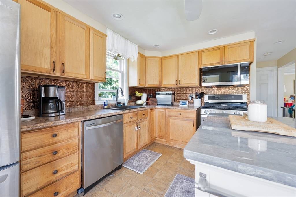 DuckworthHomes's tweet photo. Listing Address: 148 King St., Blackstone, MA 01504

Listing Price: $475,000

Schedule a showing and request more information here: https://t.co/WWaYz98UwL https://t.co/YVezLtMKXZ
