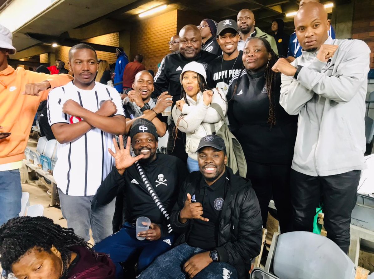 Sa_ndz's tweet photo. My love for Orlando Pirates has introduced me to great people. 

Cc @BafanaBoy2, @Siya_Maloka_, @MalebzaMtshali, @makwande_m, @tankiso_matanka, @Mjereza231, 🏴‍☠️☠️🖤❤️ https://t.co/yRis6ilkNR