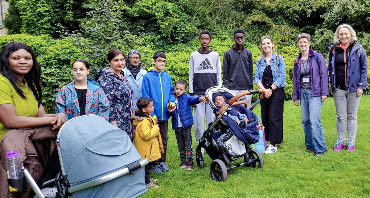 SpaceBroomhouse's tweet photo. Space's #SummerProgramme by #WomensCollective & #Ukrainian group.
1: Ukrainian group in Dean Village (📷: Basya Volodarskaya)
2: Women's Collective in #SaughtonPark
3: Women's Collective at @TheBotanics
4: Women's Collective at @EdinburghZoo
#summer #Space #BroomhouseHub https://t.co/hRQFU8Pnph