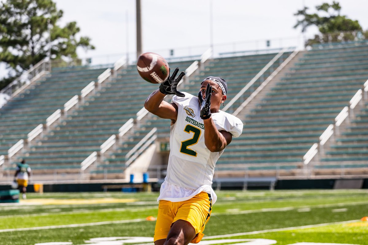 CoachSlaughter2's tweet photo. #AllHandsTeam
Focus on the things we can control… Practice with a purpose! It’s another day to attack the details of doing your job. #WRTS #CoachSlot #SlawHammer It’s not hard when you love what you do. #Facts https://t.co/h9G0UWB9I2