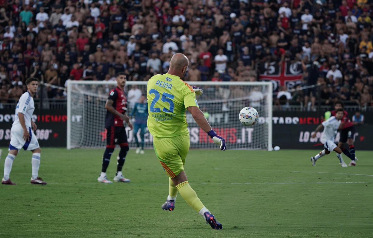 PReina25's tweet photo. Primo punto della stagione in una buona prestazione dil grupo!!! 🔝 Andiamo avanti 👊🏼⚪️🔵 #SemmCumasch https://t.co/Tibydm3o03