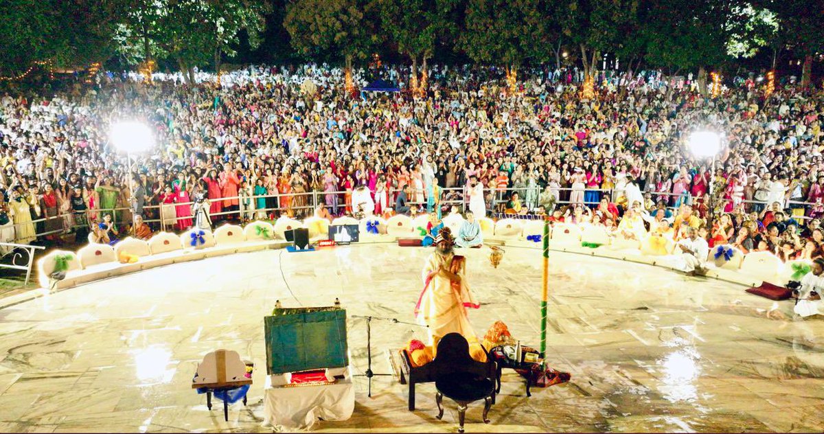 Gurudev's tweet photo. The #KrishnaJanmashtami celebration at @BangaloreAshram featured energetic traditional folk dances and a play by children depicting the various roles of Lord Krishna. https://t.co/imhxkrnG0T