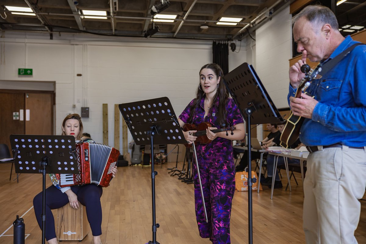 WithCourageMusical tweet media