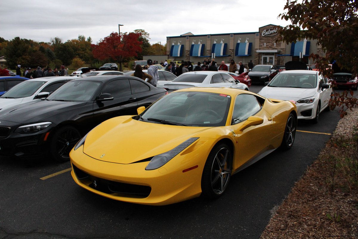 CarsPicBot's tweet photo. #Ferrari_458_Italia https://t.co/BcwTciCPYS