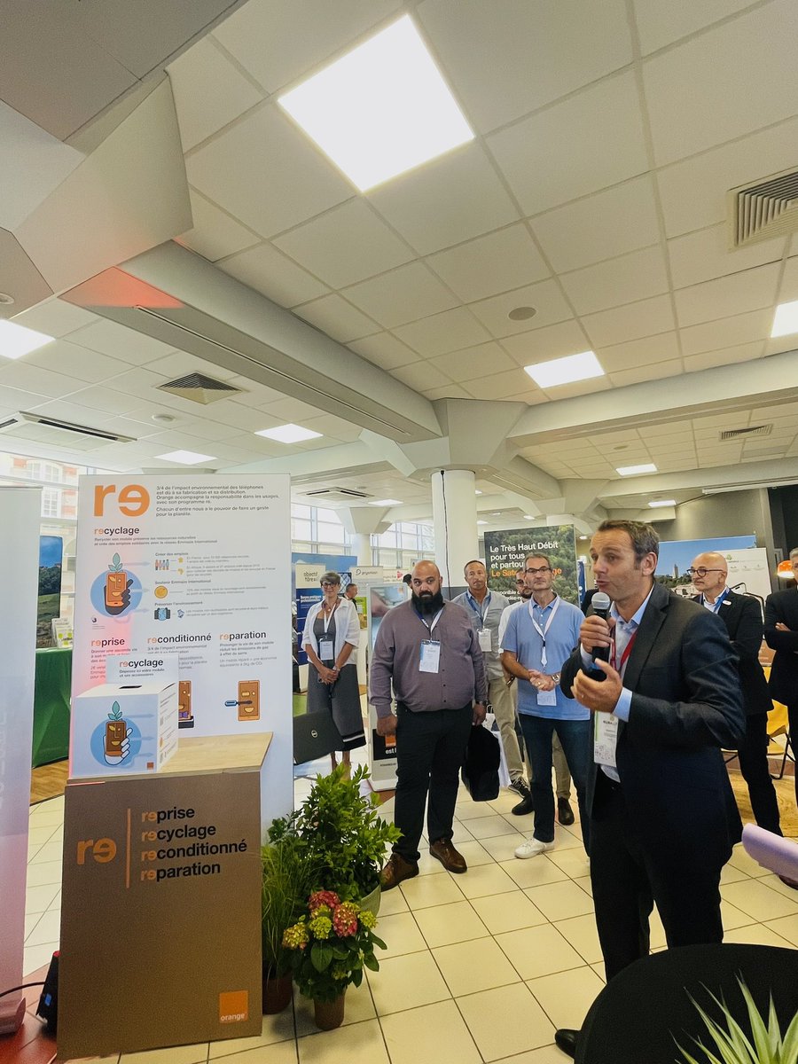 karine_rolland's tweet image. Partenaire de confiance #ruralitic, @orange est heureux de renouveler sa présence auprès des élus ruraux pour cette 19eme Édition afin de les accompagner dans leur #transfonum #inclusion #Aurillac @_OlivierFritz @cyrilluneau @RobinThuillier