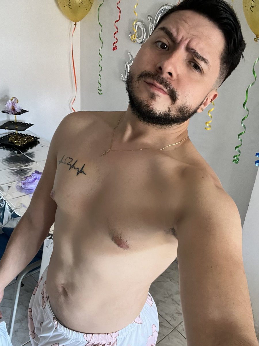 JuanA50283's tweet photo. Y este sueño que tengo cuál es? 😴
#pereira #pereza #WeeklyQuests https://t.co/okNM7mdYuZ