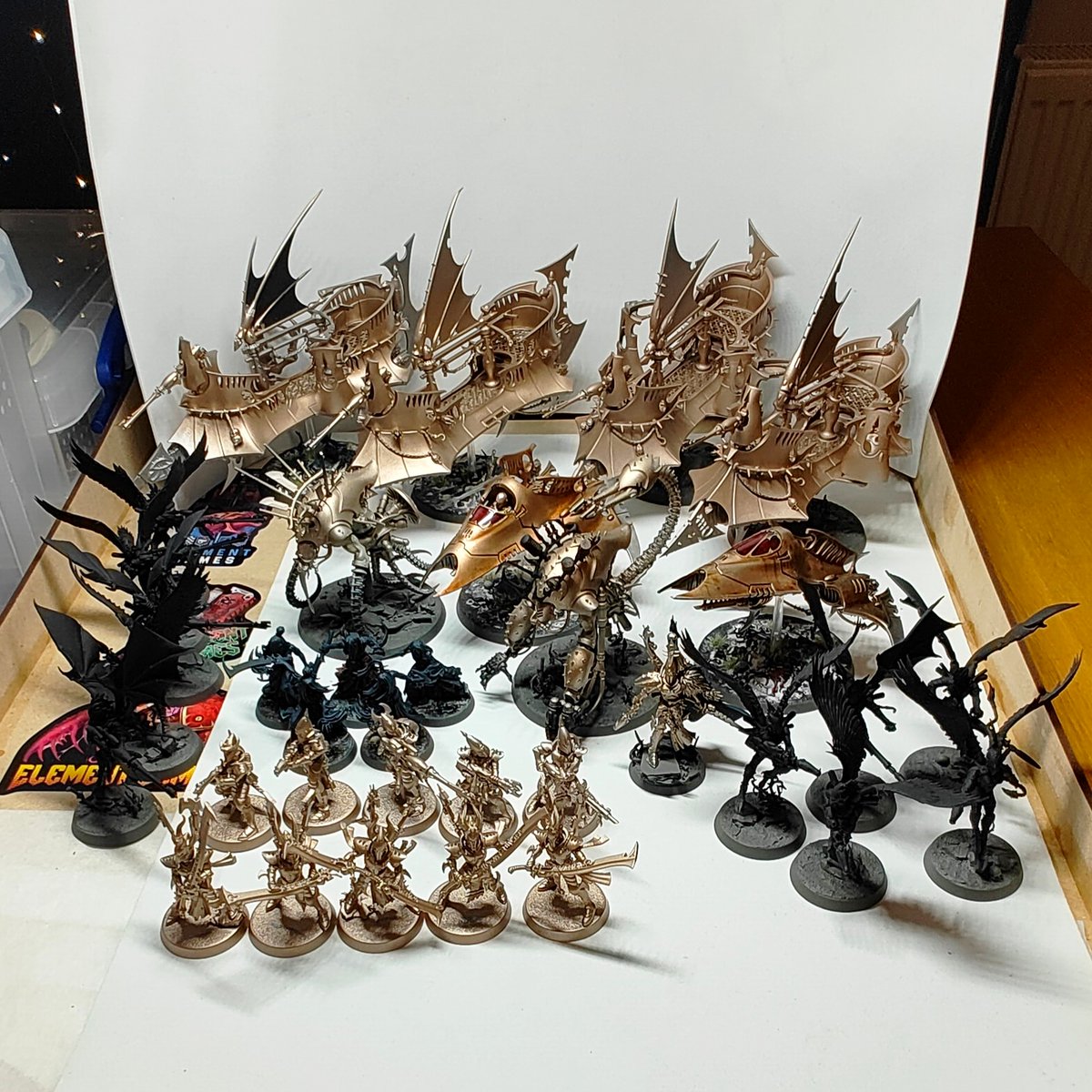 _syph0n's tweet photo. Game in October. Better get a shift on with this painting pile... #overambitious #doomedtofail #warhammercommunity #paintingwarhammer #gamesworkshop #warhammer40k #drukhari https://t.co/0msEmXxUWR