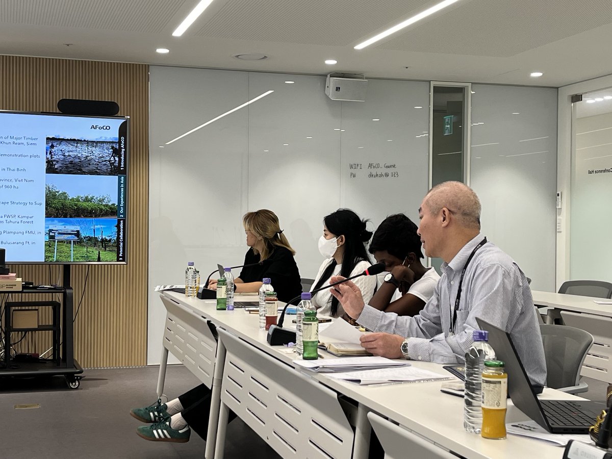 UNDPSPC's tweet photo. @UNDPZambia @northforest4u @DebaugeArnaud 🌍🌲 The 🇿🇲 delegation visited @afocosec HQ to learn about #AFoCO’s community forest programmes. It was exciting to learn from the best practices that lead to a greener future. Thank you for your warm welcome and insights! 🌳🤝 https://t.co/2pvZm8gtkD