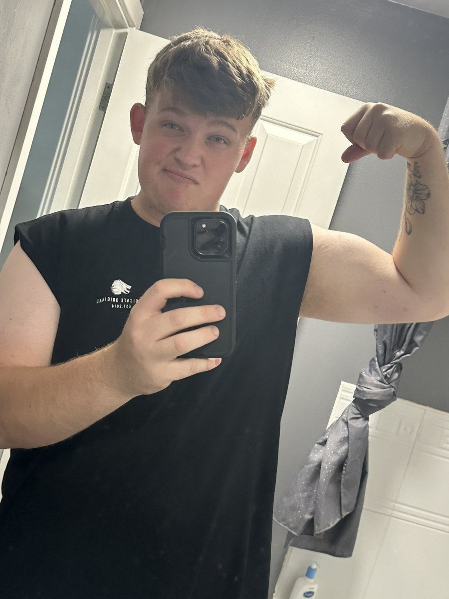Jordansthenics's tweet photo. 5 weeks into my journey 12kg lighter and starting to see muscle come through! 

Rep @SyndicateOG always

It’s just that time of year to get shit done Tom right?! @Syndicate https://t.co/MWMgefZm00