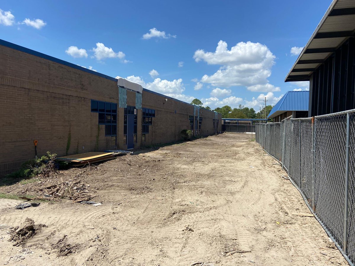 QRecycling_'s tweet photo. Kicking off the demolition at Summerwood Elementary with a promise to keep it quiet for the kiddos! 📚🚧 Working with Division One Construction, we're all about safety and minimal disruption. #SchoolSafety #ConstructionCare #QRCS https://t.co/TDsKrW8mGJ