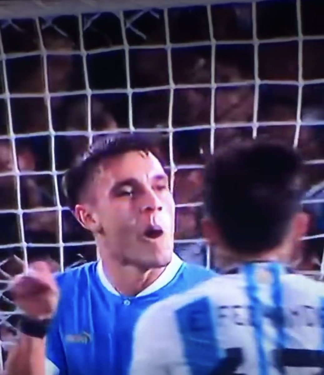 MillersManiac's tweet photo. When Ugarte started a brawl with the Argentina team, squared up to Rodrigo De Paul and called him "Messi's c**ksucker* – LADIES AND GENTLEMAN, WE HAVE OUR MIDFIELD SHIT HOUSE 😂🤩💪🏻🔥🔴 #Ugarte #MUFC https://t.co/ndeUKVNKvb